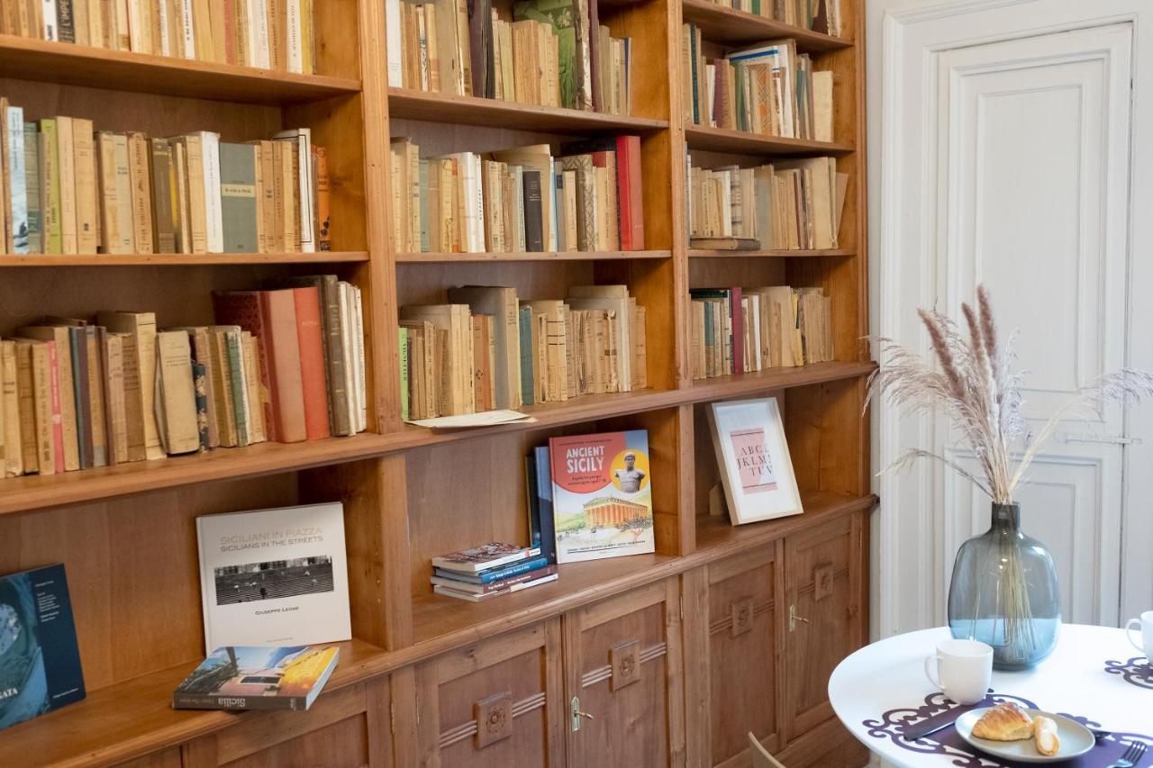 Sognalibro Bed And Books Bed & Breakfast Ragusa Exterior photo
